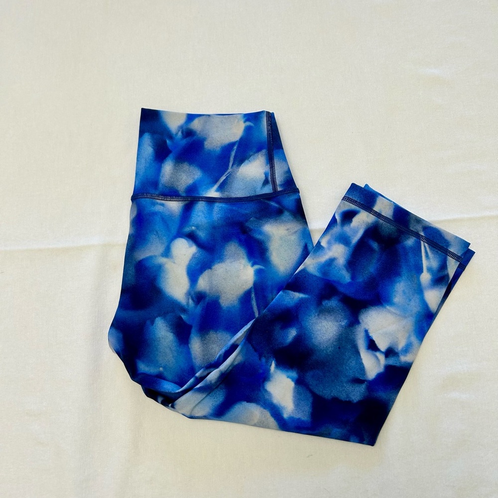 Lululemon Cropped Leggings - Size 6